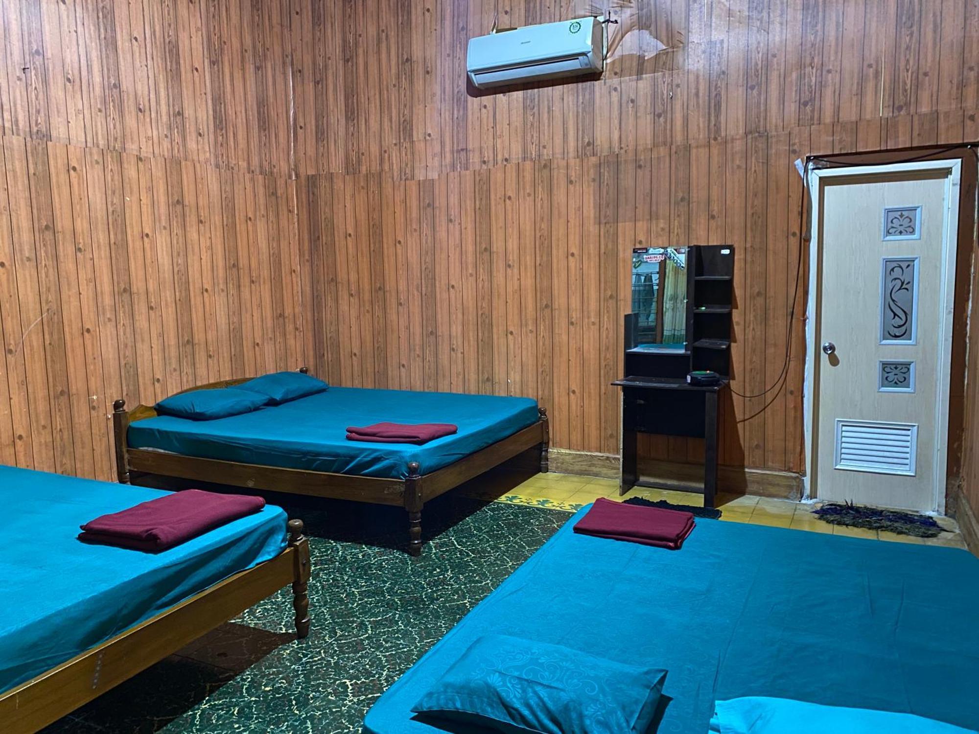 Parikesit Guest House Yogyakarta Exterior photo