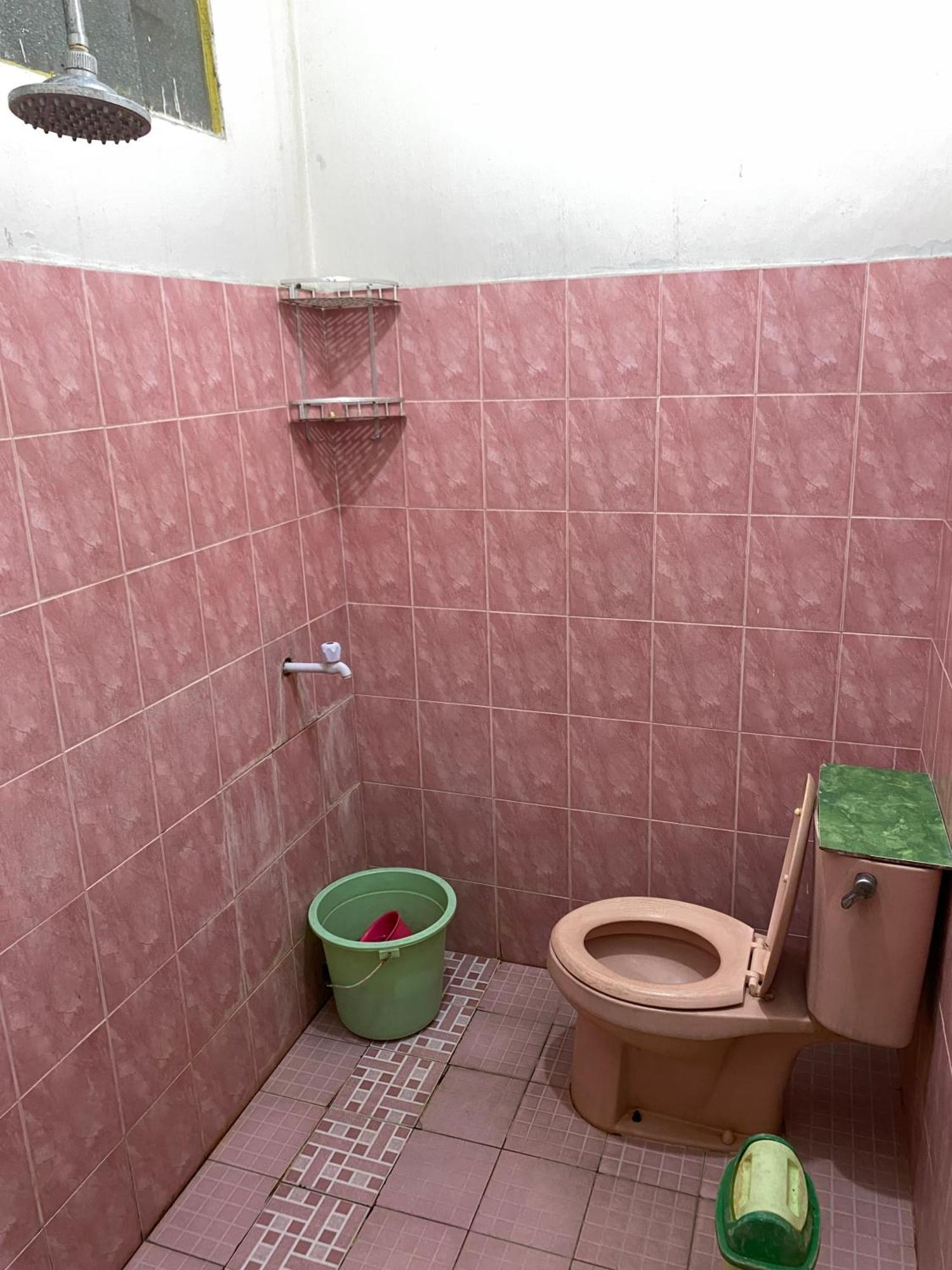 Parikesit Guest House Yogyakarta Exterior photo
