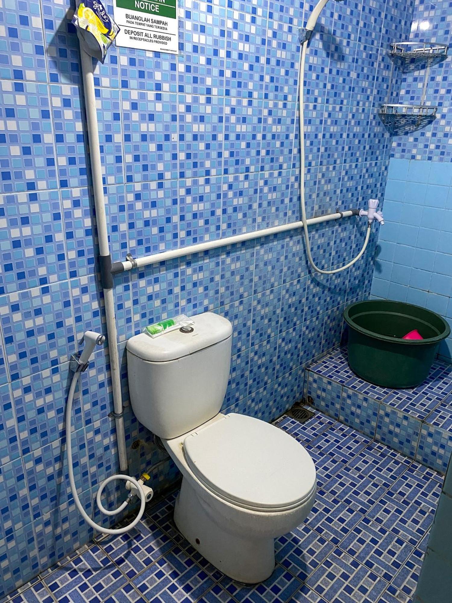 Parikesit Guest House Yogyakarta Exterior photo