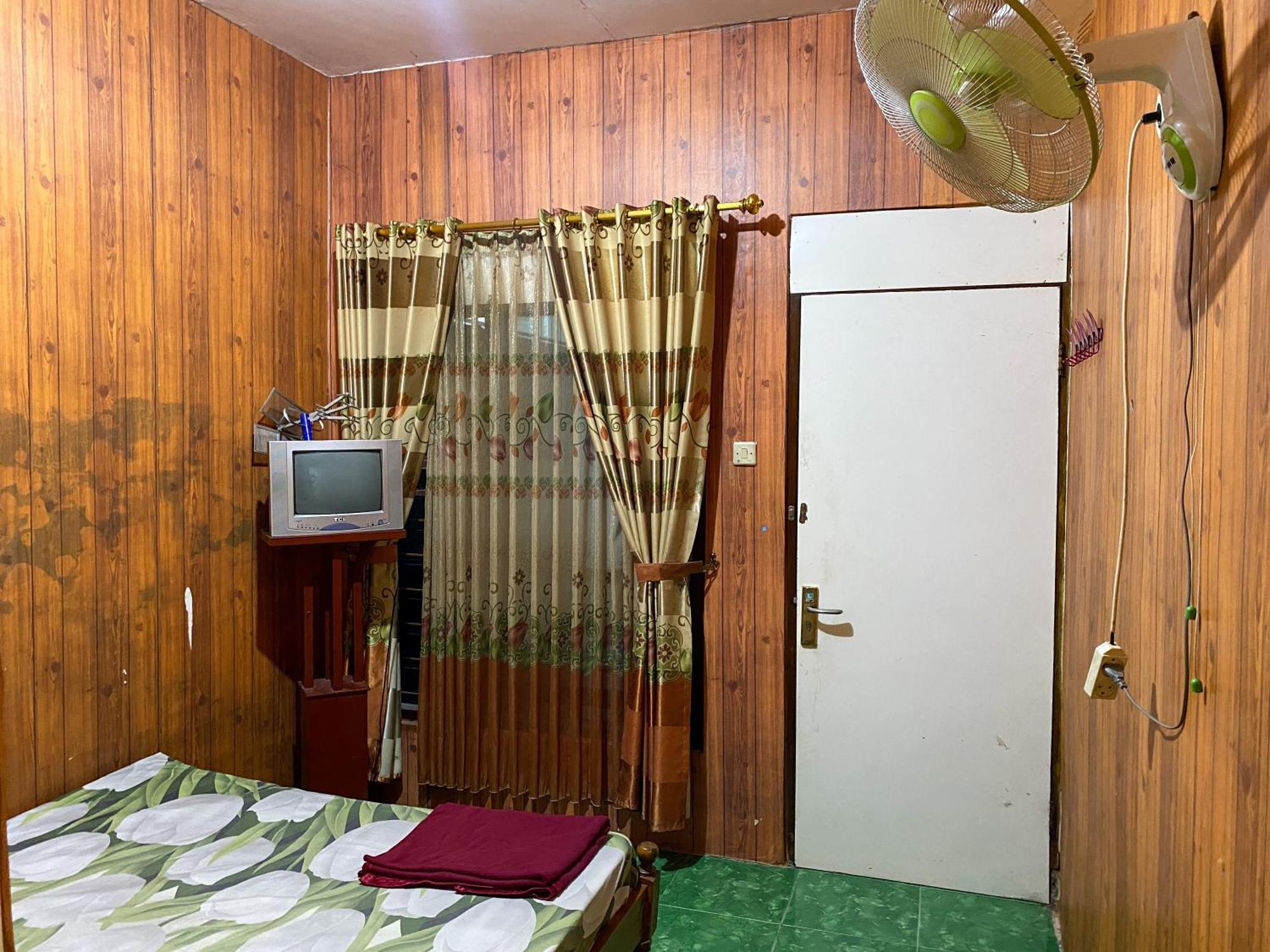 Parikesit Guest House Yogyakarta Exterior photo